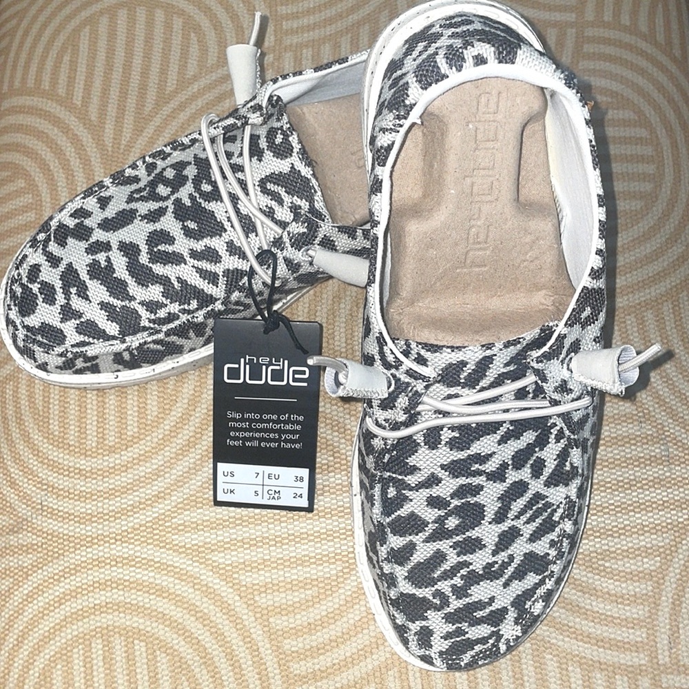 Hey Dude Wendy Woven Cheetah Shoes New in Box